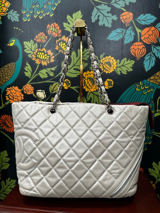 Chanel Cambon Ligne Tote Cream Lambskin | Quilted CC Chain Shoulder Bag (C8) - Picture 2 of 16